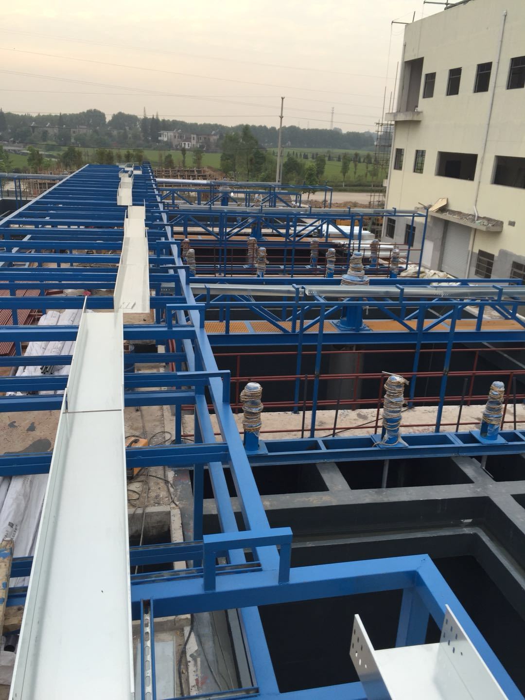 太陽(yáng)能污水處理設(shè)備 太陽(yáng)能污水處理設(shè)備