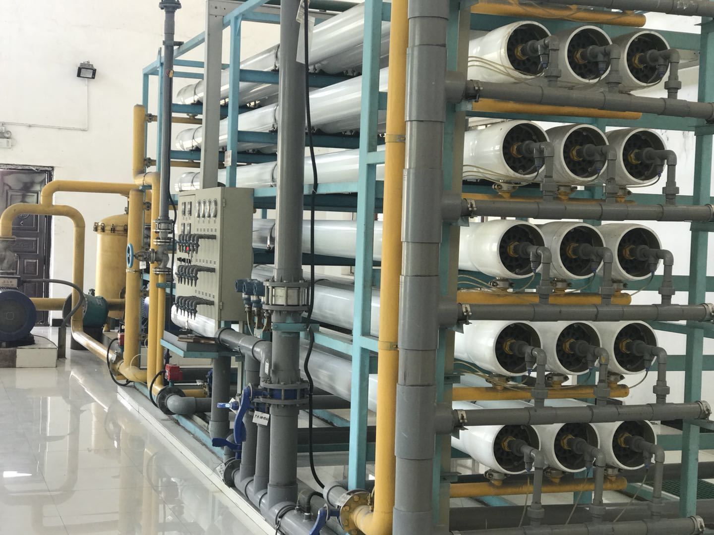 超濾膜純水設(shè)備 超濾膜純水設(shè)備